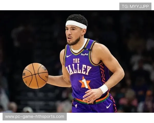 太阳布克内线翻身跳投，尽显进攻天赋